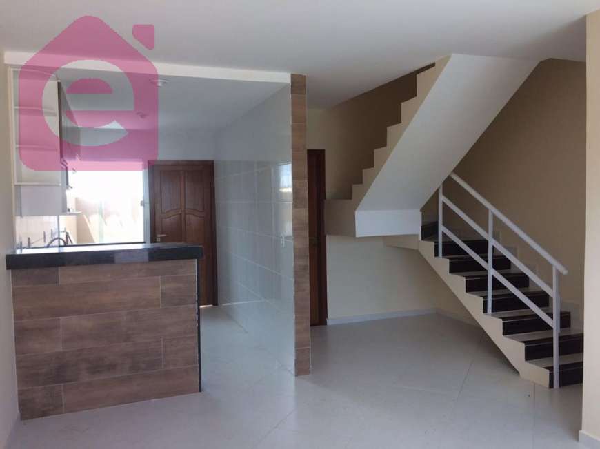 Casa com 3 Quartos à Venda, 102 m² por R$ 315.000 Vale das Palmeiras, Macaé - RJ