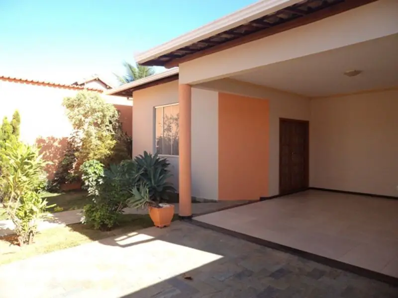 Casa com 3 Quartos à Venda, 160 m² por R$ 600.000 Inga, Betim - MG