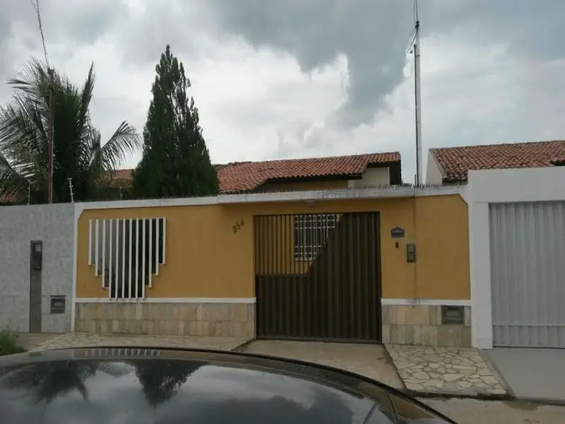 Casa com 3 Quartos à Venda, 100 m² por R$ 230.000 Aruana, Aracaju - SE