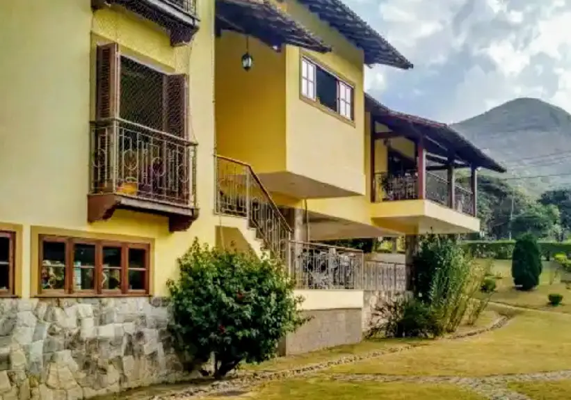 Casa de Condomínio com 4 Quartos à Venda, 346 m² por R$ 2.000.000 Rodovia Teresópolis-Itaipava - Parque do Imbuí, Teresópolis - RJ