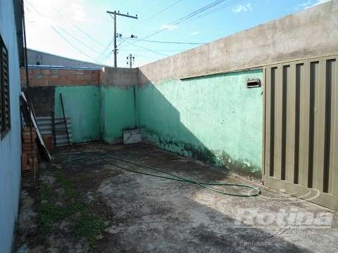 Casa com 3 Quartos à Venda por R$ 180.000 Jardim América, Uberlândia - MG