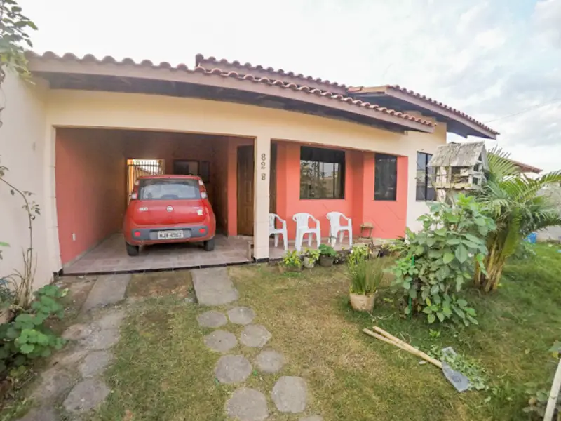 Casa com 3 Quartos à Venda, 135 m² por R$ 299.000 Rua Antonio Zimmermann, 828 - Itacolomi, Balneário Piçarras - SC