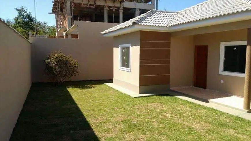 Casa com 3 Quartos à Venda, 89 m² por R$ 270.000 Rua Q, 13 - Portal Dos Cajueiros, Maricá - RJ