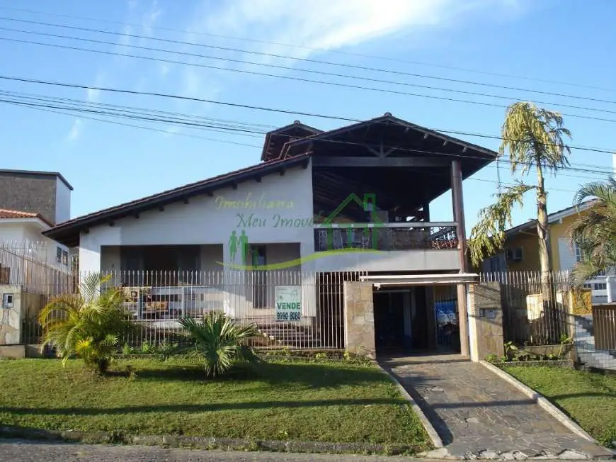 Casa com 4 Quartos à Venda, 405 m² por R$ 450.000 Rua Hermógenes Maurício - Santo Antônio, Criciúma - SC