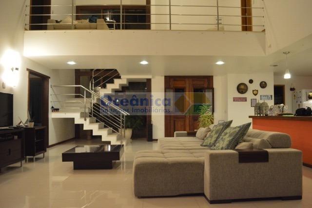 Casa de Condomínio com 4 Quartos à Venda, 703 m² por R$ 2.000.000 Itaipu, Niterói - RJ