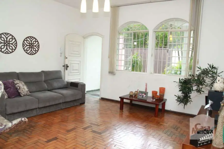 Casa com 7 Quartos à Venda, 418 m² por R$ 850.000 Rua Conceição do Pará - Santa Inês, Belo Horizonte - MG