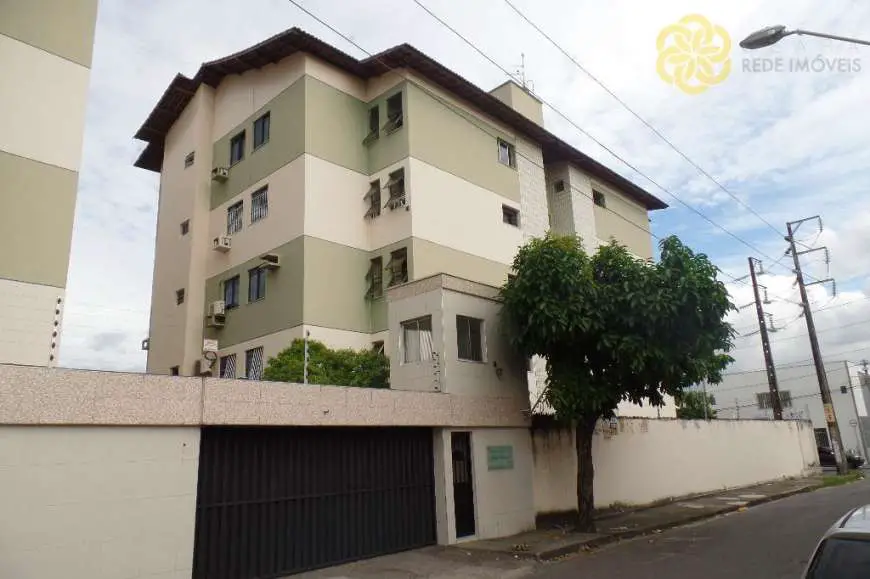 Apartamento com 2 Quartos à Venda, 70 m² por R$ 200.000 Rua Zacarias Gondim, 171 - Montese, Fortaleza - CE