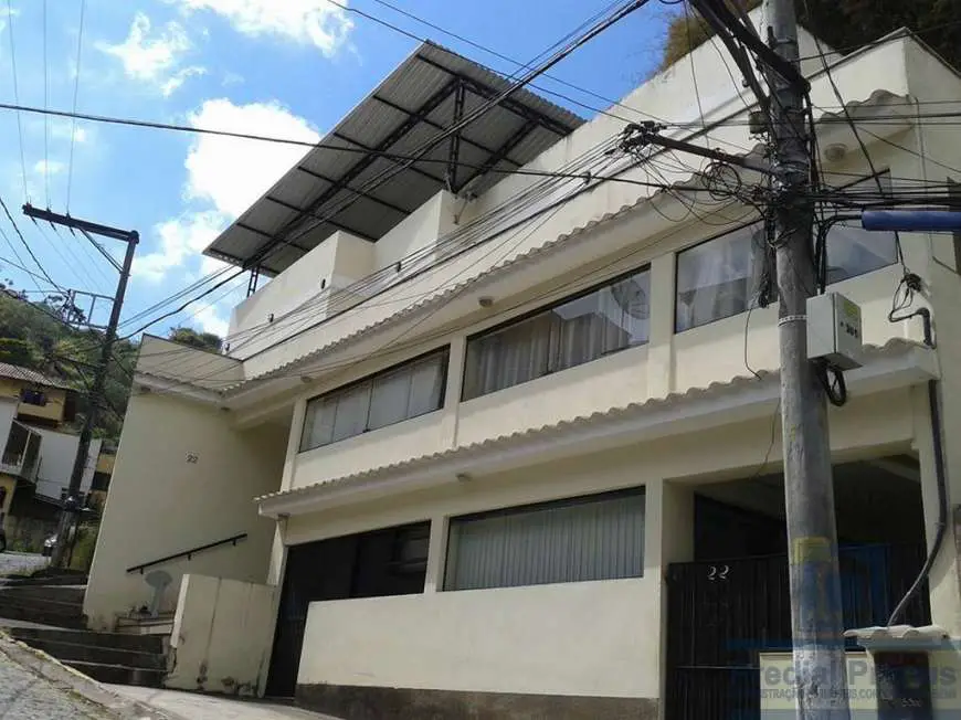 Casa com 3 Quartos à Venda, 335 m² por R$ 1.200.000 Vilage, Nova Friburgo - RJ