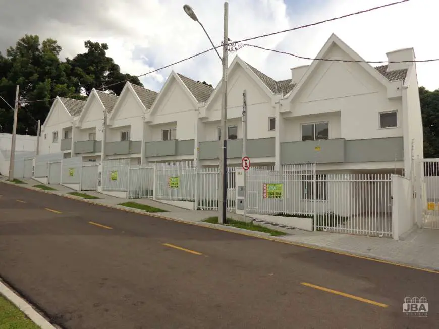 Sobrado com 3 Quartos à Venda, 106 m² por R$ 397.000 Rua Maria Luiza Bazzani Natal, 398 - Uberaba, Curitiba - PR