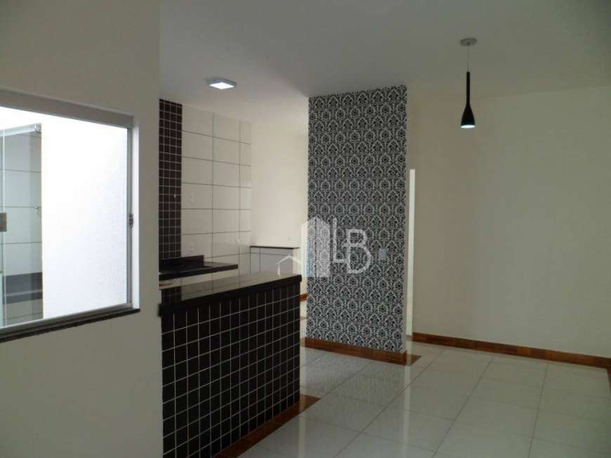 Casa com 2 Quartos à Venda, 75 m² por R$ 185.000 Rua do Agrônomo, 126 - Jardim das Palmeiras, Uberlândia - MG