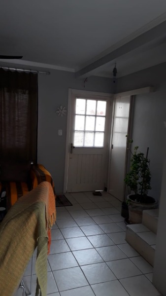 Casa com 2 Quartos à Venda, 122 m² por R$ 373.000 Avenida Edgar Píres de Castro, 350 - Hípica, Porto Alegre - RS