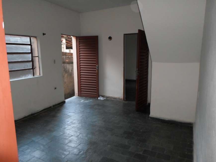 Casa com 3 Quartos para Alugar por R$ 800/Mês Centro, Nova Lima - MG