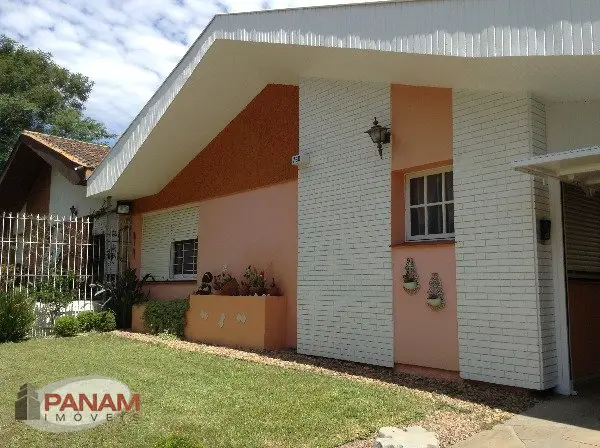 Casa com 3 Quartos à Venda, 188 m² por R$ 950.000 Rua Bogotá - Jardim Lindóia, Porto Alegre - RS