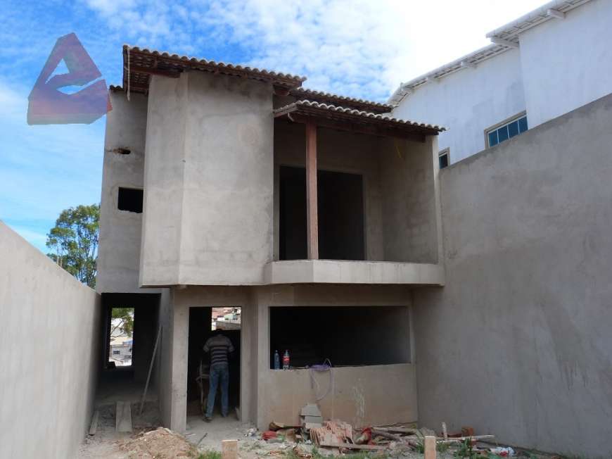 Casa com 3 Quartos à Venda, 180 m² por R$ 460.000 Novo Horizonte, Macaé - RJ