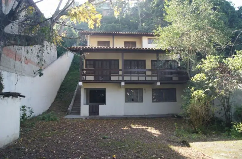 Casa com 4 Quartos à Venda, 220 m² por R$ 460.000 Maceió, Niterói - RJ