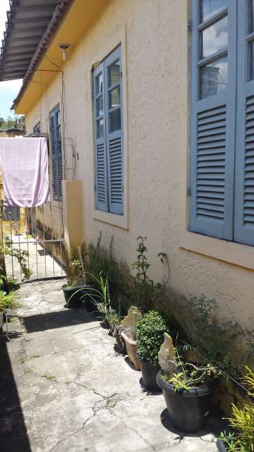 Casa com 1 Quarto para Alugar, 33 m² por R$ 650/Mês Rua Mipibu, 403 - Marechal Hermes, Rio de Janeiro - RJ