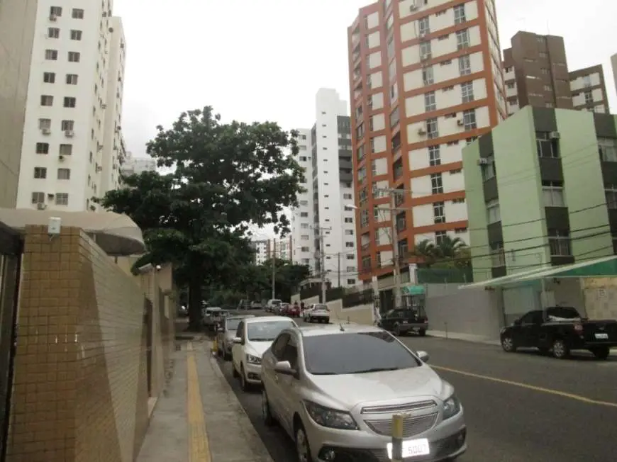 Apartamento com 2 Quartos à Venda, 80 m² por R$ 260.000 Rua Maranhão, 306 - Pituba, Salvador - BA