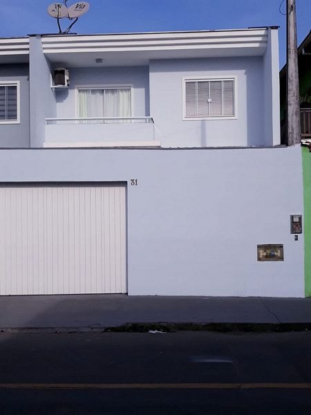 Sobrado com 3 Quartos à Venda, 79 m² por R$ 295.000 Rua Índia, 31 - Boa Vista, Joinville - SC