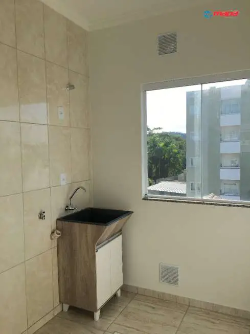 Apartamento com 2 Quartos para Alugar, 62 m² por R$ 800/Mês Carijos, Indaial - SC