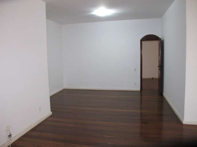 Apartamento com 3 Quartos para Alugar, 150 m² por R$ 2.000/Mês Avenida Edison Passos - Tijuca, Rio de Janeiro - RJ