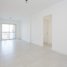 Apartamento com 2 Quartos para Alugar, 143 m² por R$ 1.300/Mês Avenida Brigadeiro da Silva Paes, 180 - Campinas, São José - SC