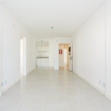 Apartamento com 2 Quartos para Alugar, 143 m² por R$ 1.300/Mês Avenida Brigadeiro da Silva Paes, 180 - Campinas, São José - SC