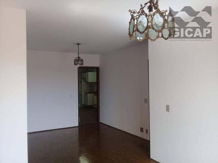 Apartamento com 3 Quartos para Alugar, 104 m² por R$ 1.000/Mês Vila Altinópolis, Bauru - SP