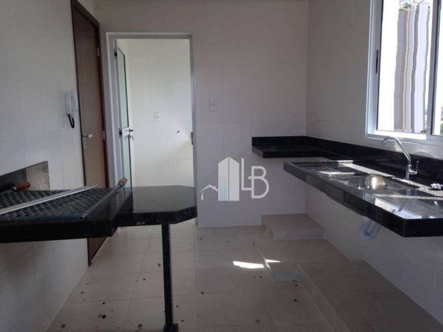Apartamento com 3 Quartos para Alugar, 105 m² por R$ 1.600/Mês Rua Benjamim Alves Santos, 2034 - Saraiva, Uberlândia - MG