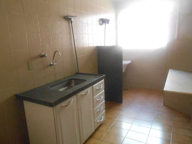 Apartamento com 3 Quartos para Alugar, 60 m² por R$ 600/Mês Rua Sebastião Rangel - Santa Mônica, Uberlândia - MG