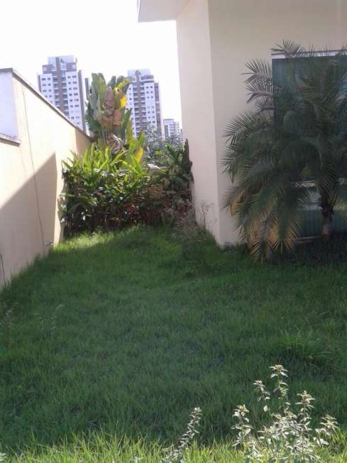 Casa de Condomínio com 4 Quartos para Alugar, 450 m² por R$ 10.000/Mês Aleixo, Manaus - AM