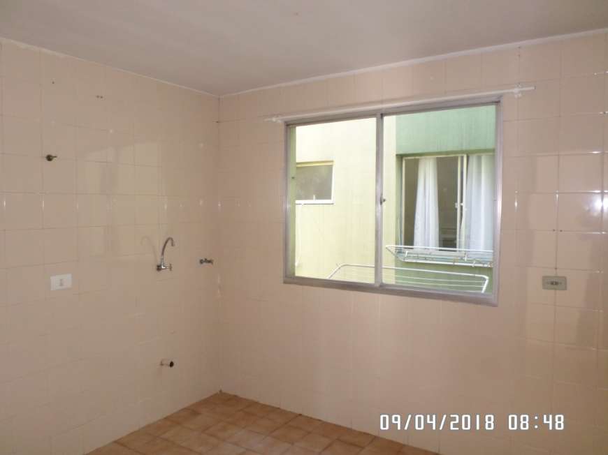 Apartamento com 3 Quartos para Alugar, 94 m² por R$ 850/Mês Rua Atílio Brunetti, 1001 - Capão Raso, Curitiba - PR