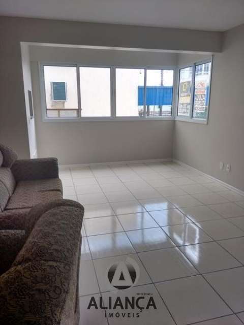 Apartamento com 2 Quartos para Alugar por R$ 725/Mês São Roque, Bento Gonçalves - RS