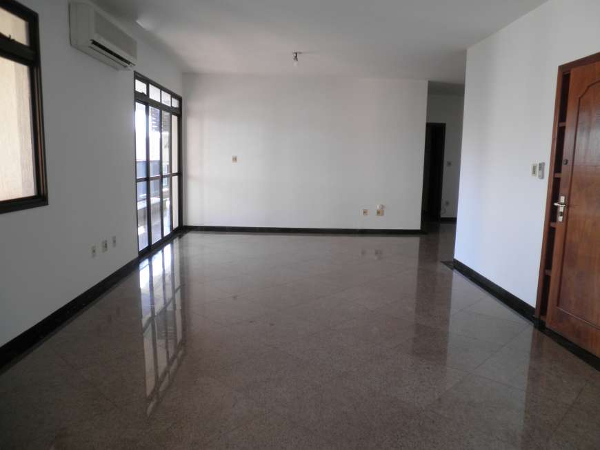 Apartamento com 4 Quartos para Alugar, 355 m² por R$ 1.800/Mês Avenida José Monteiro de Figueiredo, 699 - Duque de Caxias, Cuiabá - MT