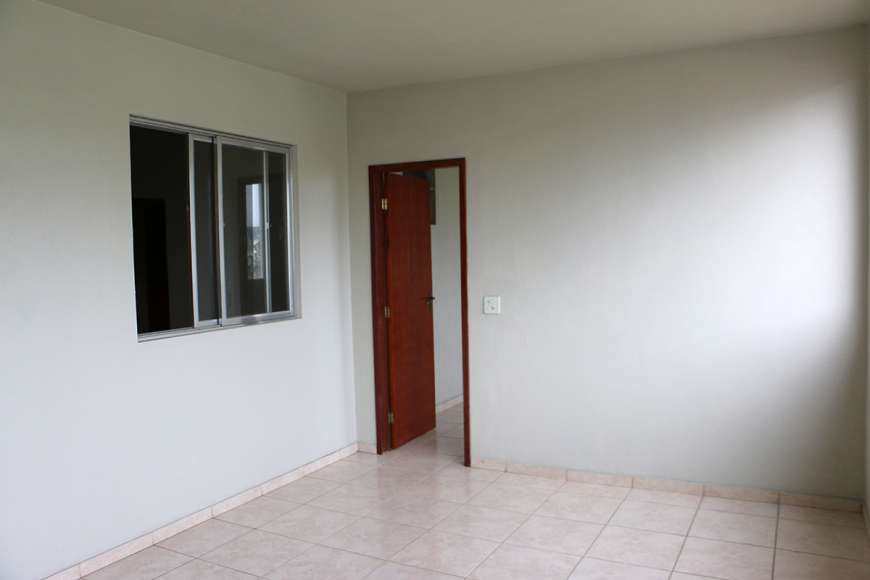 Apartamento com 3 Quartos para Alugar, 80 m² por R$ 850/Mês Rua Cruzador Bahia - Dom Bosco, Juiz de Fora - MG