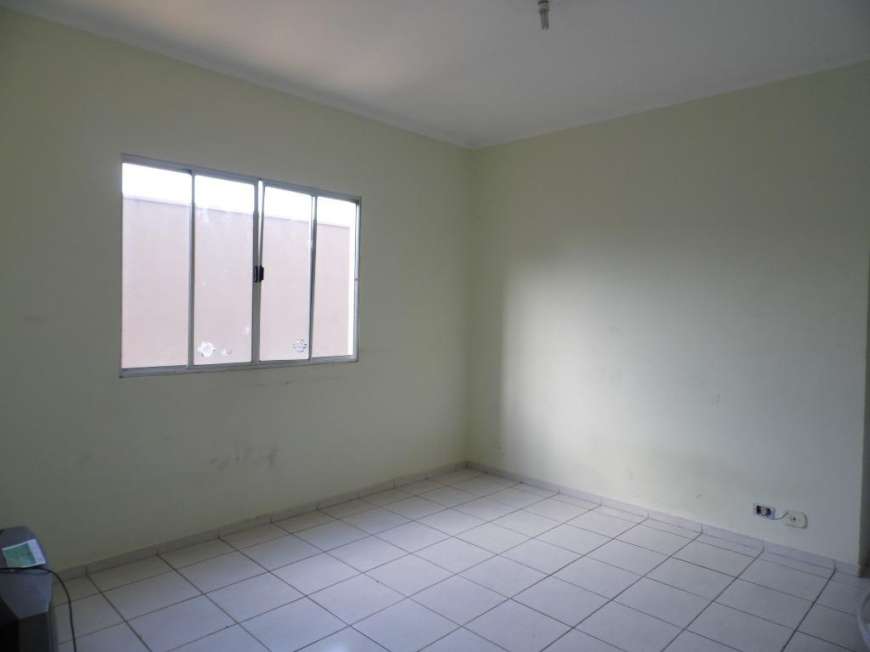 Apartamento com 2 Quartos para Alugar, 55 m² por R$ 900/Mês Monte Alegre do Sul - SP