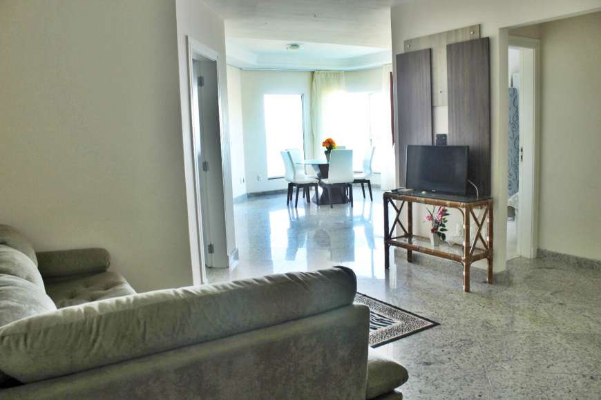 Apartamento com 3 Quartos para Alugar, 120 m² por R$ 1.300/Dia Avenida Leopoldo Zarling, 1657 - Bombas, Bombinhas - SC