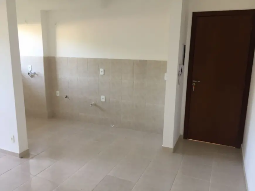 Apartamento com 2 Quartos para Alugar, 60 m² por R$ 550/Mês Travessa Lagoa Dourada - Souza Cruz, Brusque - SC