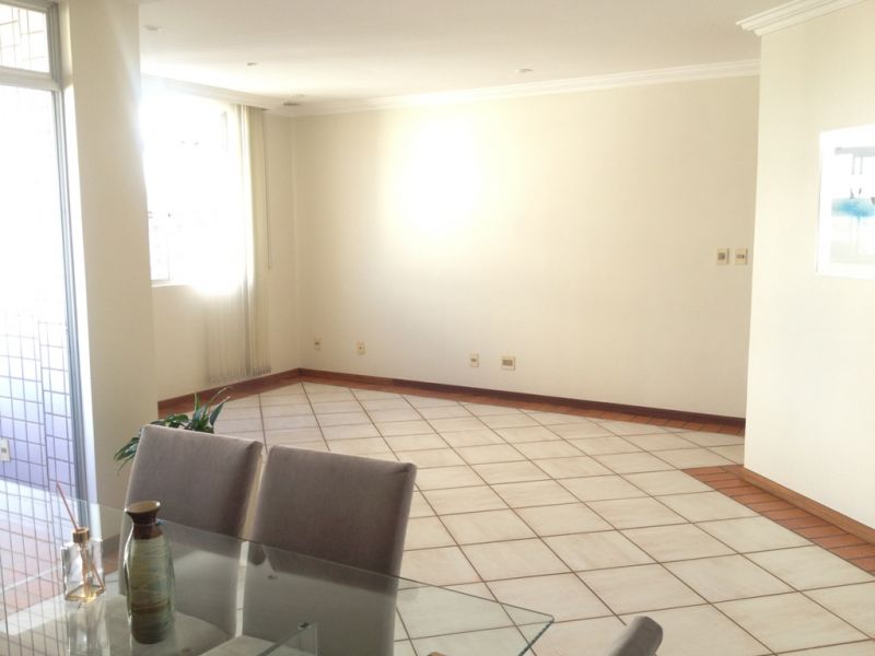 Apartamento com 4 Quartos para Alugar, 150 m² por R$ 2.000/Mês Buritis, Belo Horizonte - MG