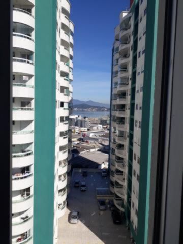Apartamento com 1 Quarto para Alugar, 38 m² por R$ 700/Mês Campinas, São José - SC