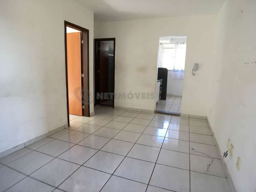 Apartamento com 2 Quartos para Alugar, 45 m² por R$ 550/Mês Solar do Barreiro, Belo Horizonte - MG