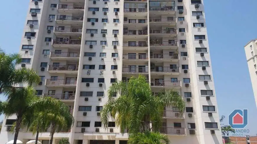 Apartamento com 4 Quartos para Alugar, 137 m² por R$ 1.500/Mês Estrada dos Bandeirantes - Jacarepaguá, Rio de Janeiro - RJ