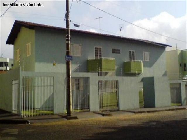 Apartamento com 3 Quartos para Alugar, 81 m² por R$ 880/Mês Universitário, Uberaba - MG