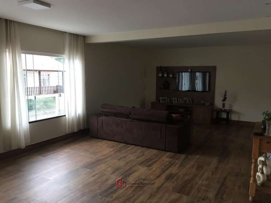 Apartamento com 3 Quartos para Alugar, 130 m² por R$ 650/Dia Nacoes, Balneário Camboriú - SC