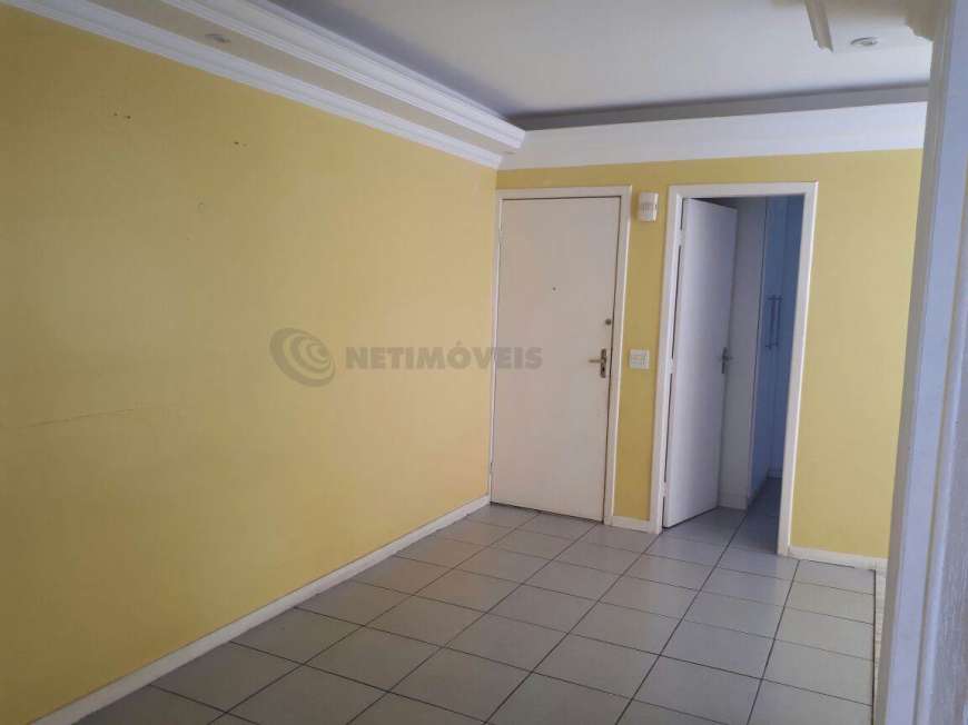 Apartamento com 3 Quartos para Alugar, 68 m² por R$ 650/Mês Rua Três, 5 - Monte Castelo, Contagem - MG