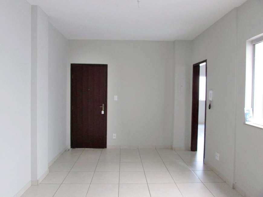 Apartamento com 3 Quartos para Alugar, 90 m² por R$ 1.000/Mês Centro, Divinópolis - MG