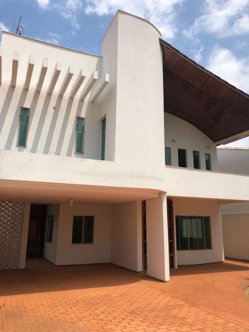 Casa com 3 Quartos para Alugar, 344 m² por R$ 4.000/Mês Quadra 110 Sul Alameda 7, 10 - Plano Diretor Sul, Palmas - TO