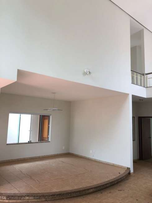 Casa com 3 Quartos para Alugar, 344 m² por R$ 4.000/Mês Quadra 110 Sul Alameda 7, 10 - Plano Diretor Sul, Palmas - TO