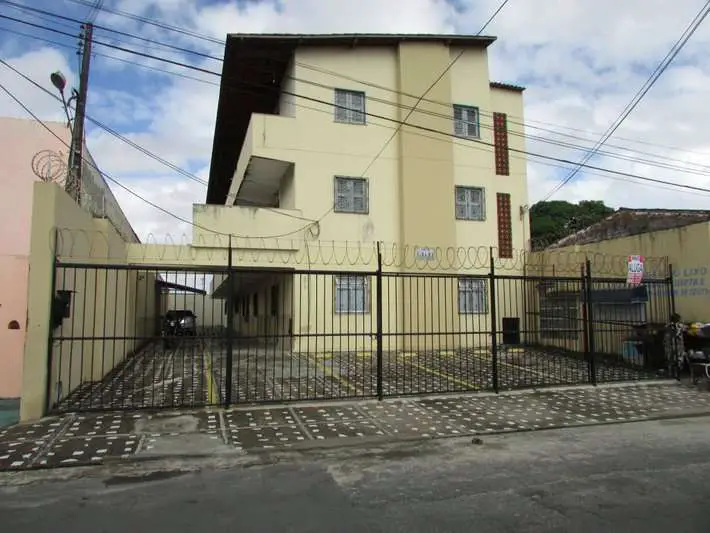 Apartamento com 2 Quartos para Alugar por R$ 550/Mês Rua Tiradentes, 871 - Rodolfo Teófilo, Fortaleza - CE