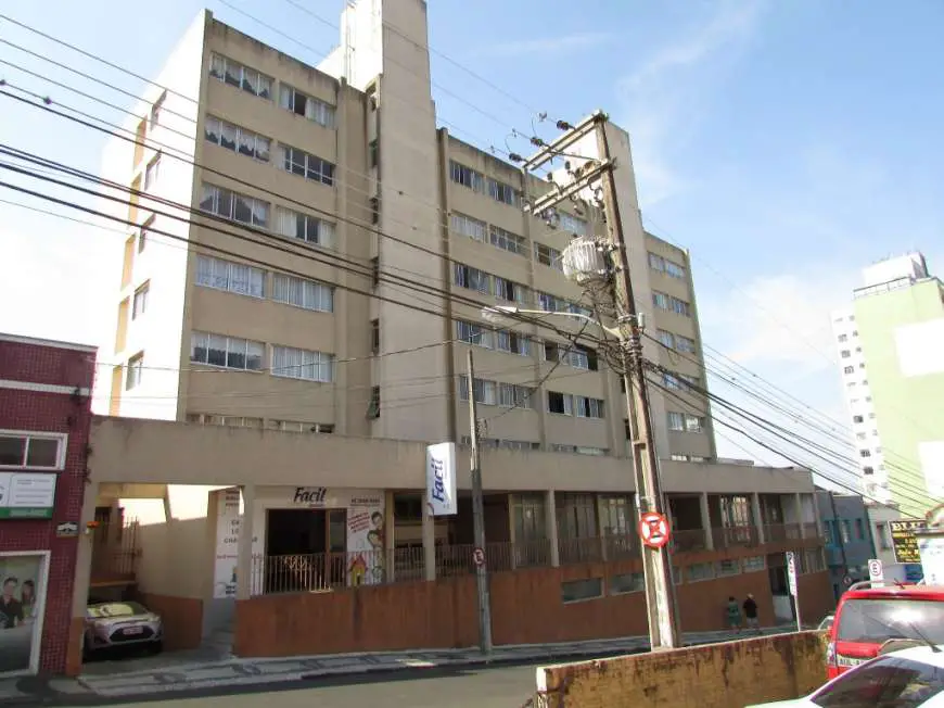 Apartamento com 3 Quartos para Alugar, 110 m² por R$ 900/Mês Rua Quinze de Novembro, 120 - Centro, Ponta Grossa - PR