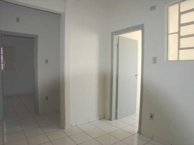 Apartamento com 3 Quartos para Alugar, 78 m² por R$ 800/Mês Setor Central, Goiânia - GO